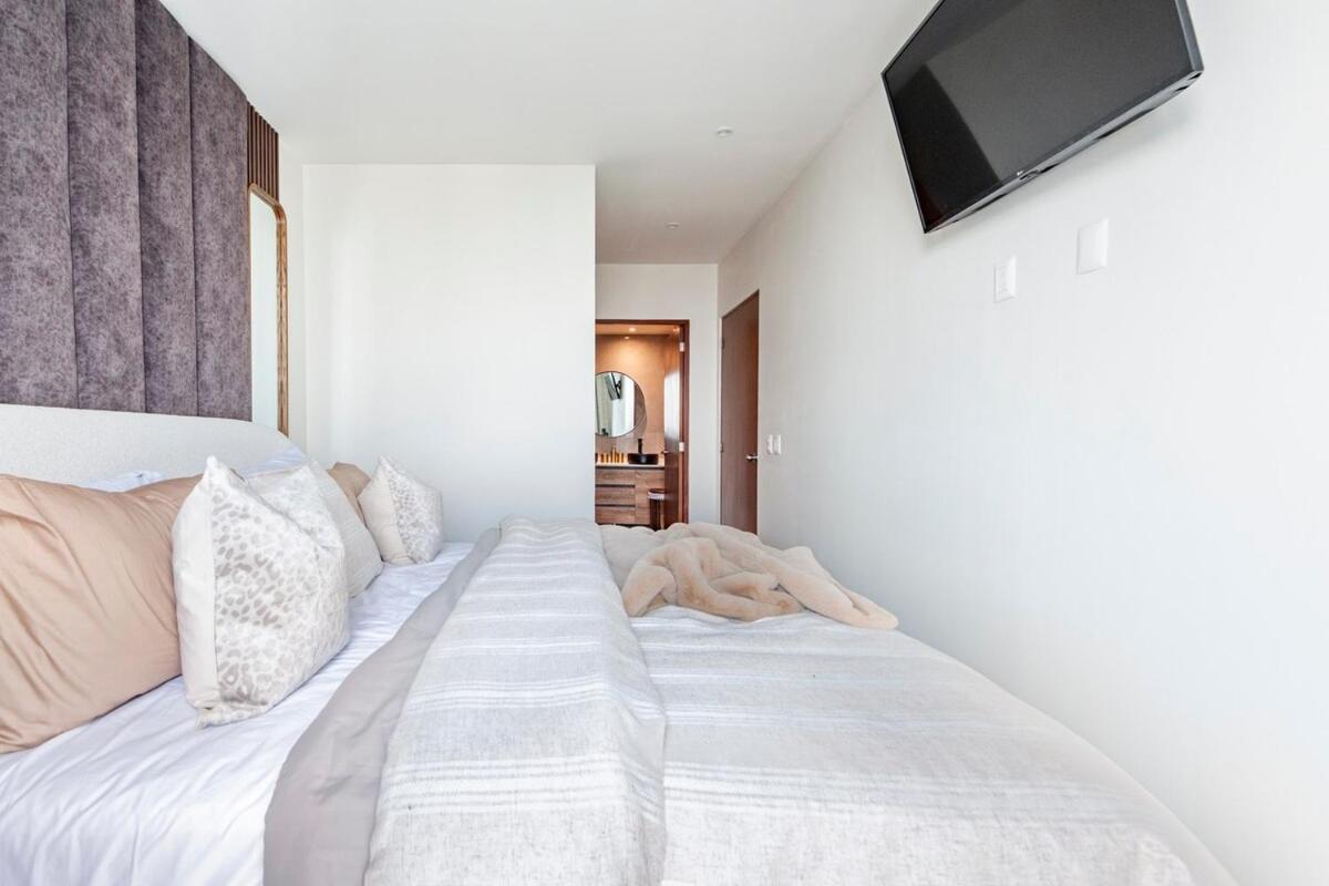 Luxury With Amazing Pool, Gym, Sauna, Wifi Apartment *