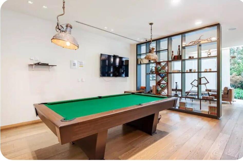 Apartment Luxury With Amazing Pool, Gym, Sauna, Wifi