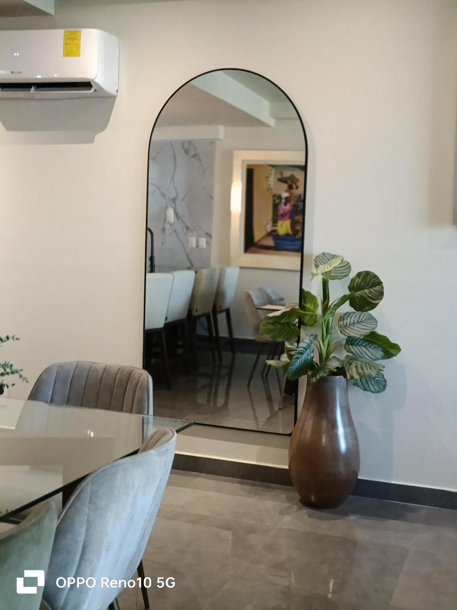 Apartment Luxury With Amazing Pool, Gym, Sauna, Wifi
